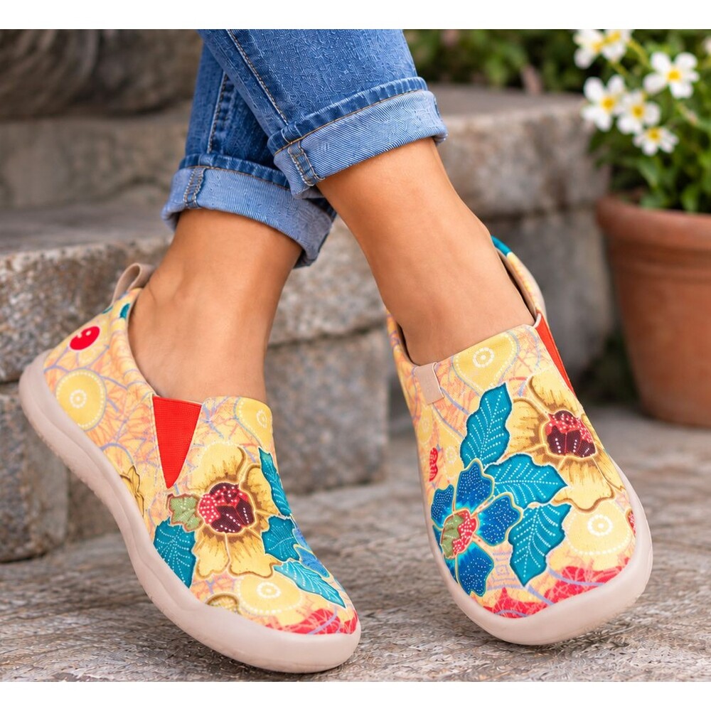UIN Batik Flower Toledo I Womens 7 EU 38 Art Travel Shoes Floral Slip On